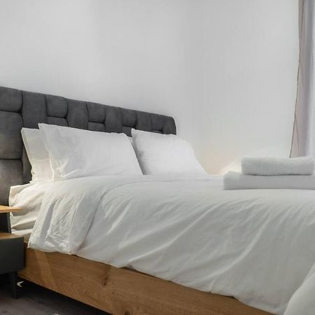 Syntagma Square, 60Sqm Platinum Suite Atenas Exterior foto